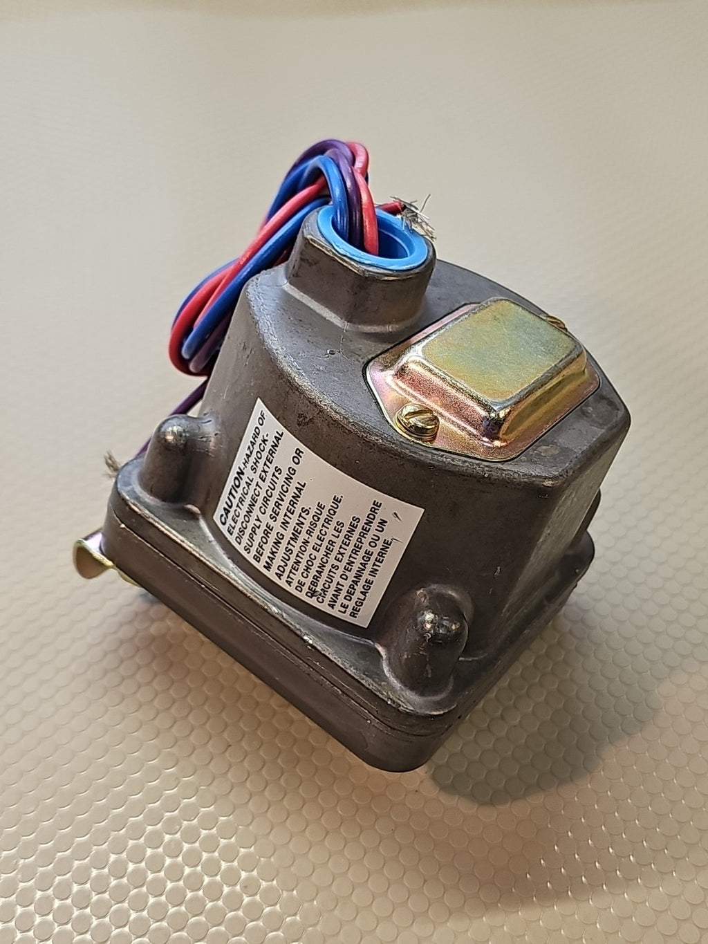 Barksdale Inc. D1T-A150SS Pressure Actuated Switch 1.5-150 psi / .103-10.3 bar