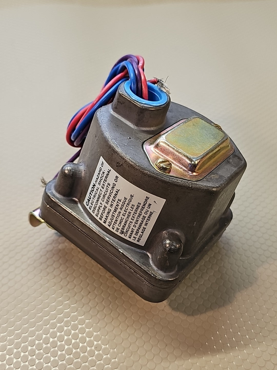 Barksdale Inc. D1T-A150SS Pressure Actuated Switch 1.5-150 psi / .103-10.3 bar