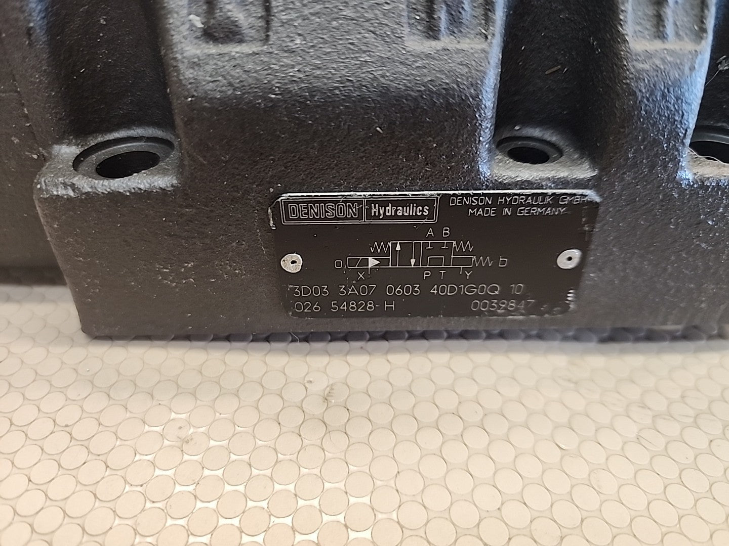 Denison A3D03 35 A46 0503 20D1W01338 Valve A3D03 35 A46 0503