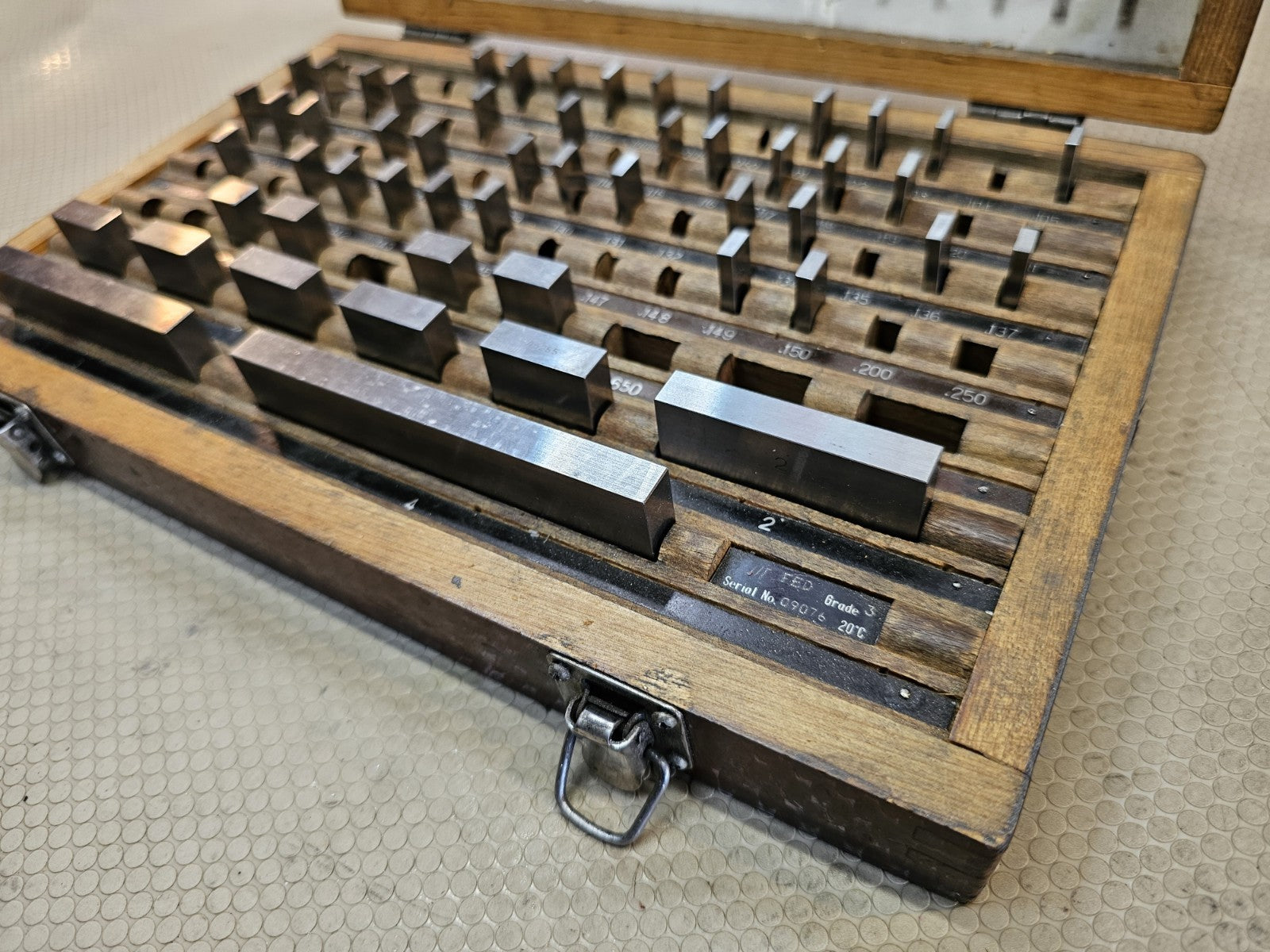 JIT Gage Block Set 81 (79) Pieces, .050 To 4" JAPAN Grade 3 w/wood case
