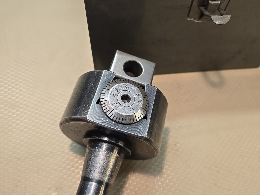 BRIDGEPORT No. 2 Boring Head R8 Shank W/ Storage Case