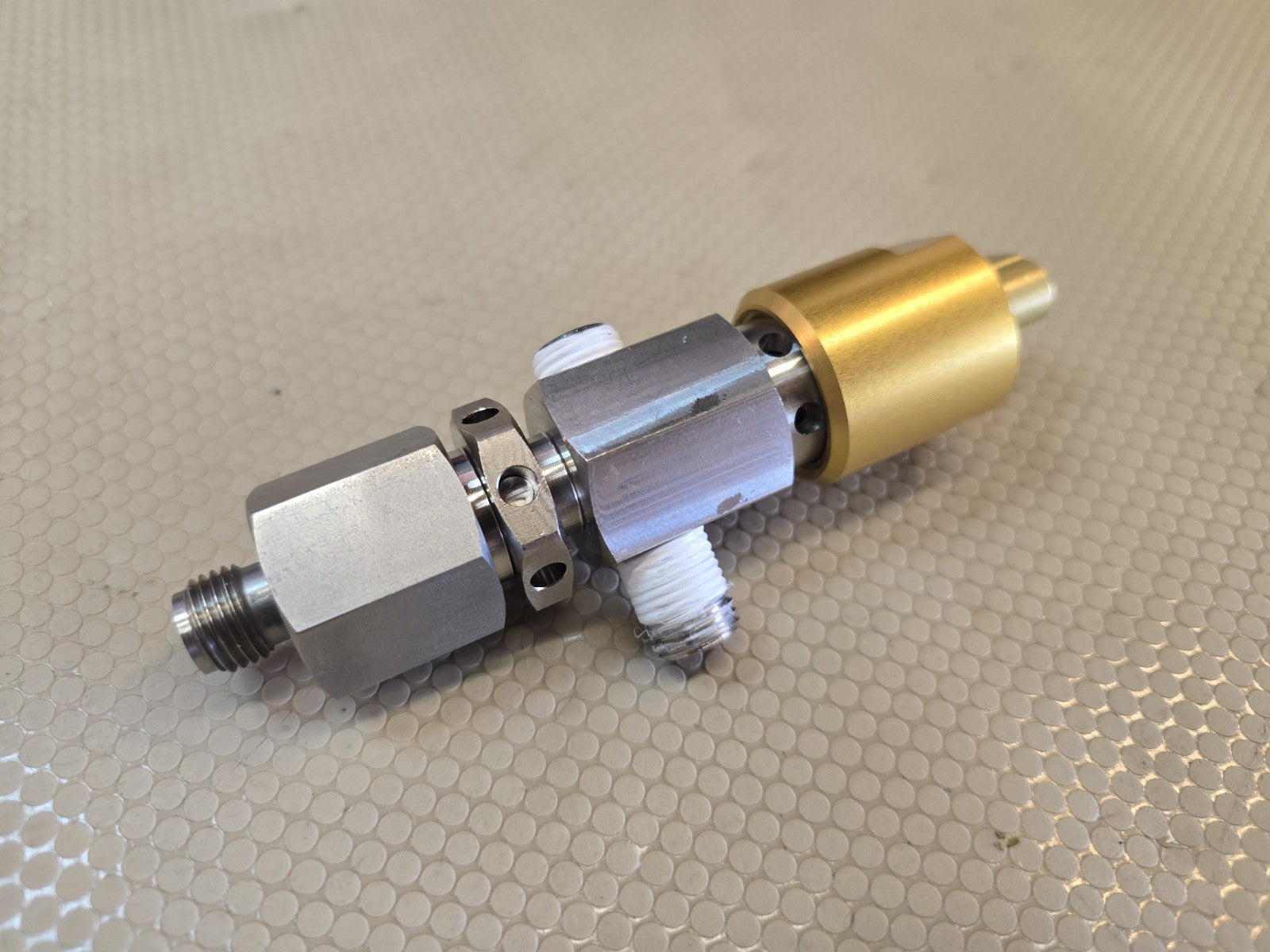 NEW RANSBURG CARLISLE Color Changing Valve CCV-403-SS / 403-SS-E