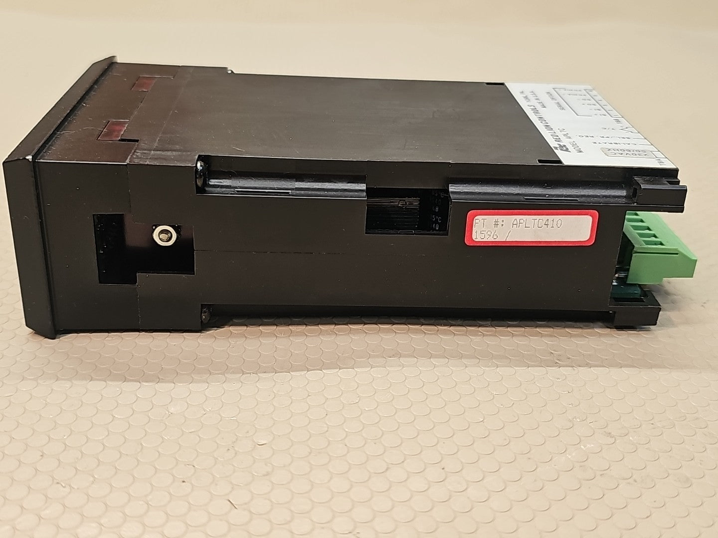 RED LION CONTROLS APLTC410 PANEL METER