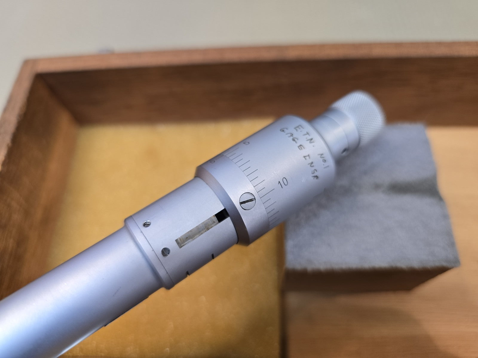 Etalon 31 531B 2.800" - 3.400" Inside Bore Micrometer Gauge w/Wooden Case