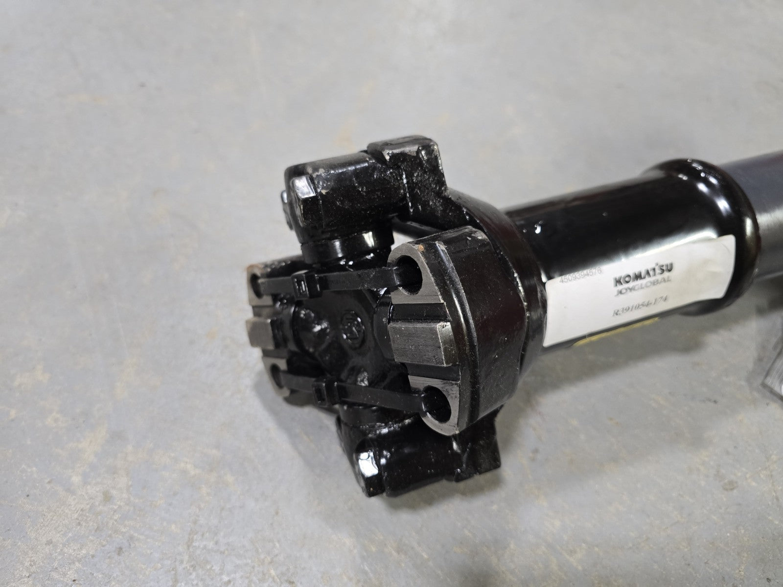 NEW OEM Komatsu CARDAN SHAFT R391054-174 LT-270 Joy Global MINING RIG