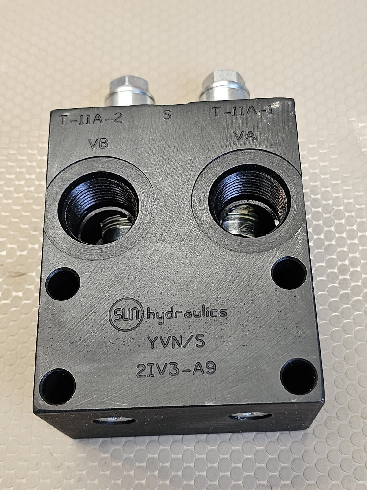 SUN Hydraulics YVN/S 2IV3-A9 Hydraulic Manifold Block T-11A-1 T-11A-2