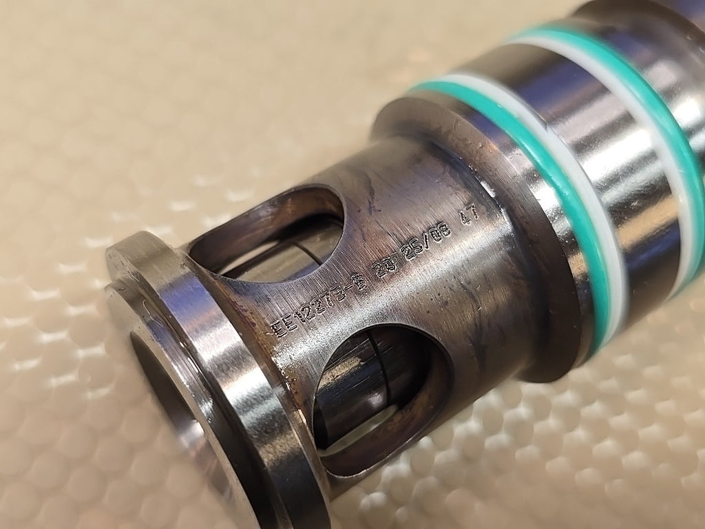 MOOG XCB10828-000-00 - 2 WAY ACTIVE CARTRIDGE VALVE ee12273-b