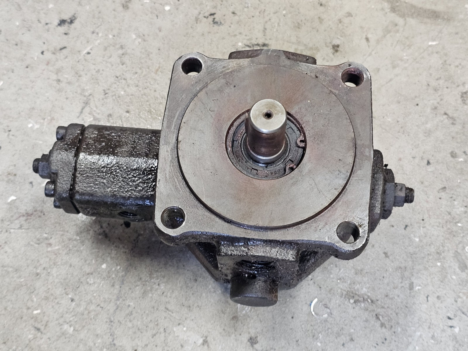 1PCS YUKEN Hydraulic Variable Vane Pump SVPF-30-35-20