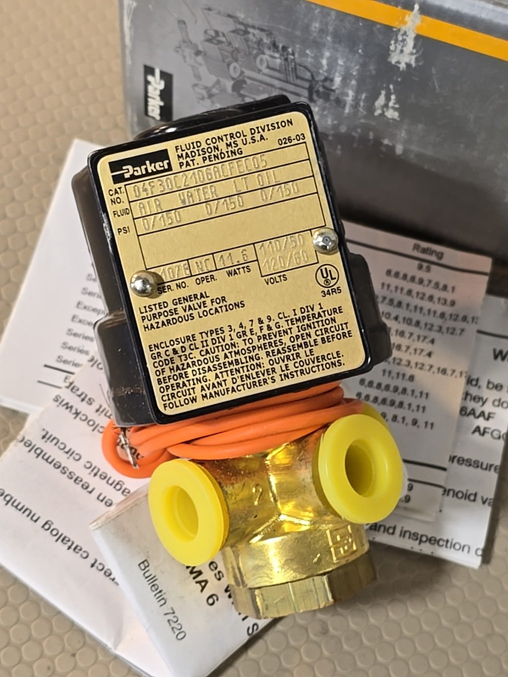 NEW PARKER 3 Way Skinner Valve 04F30C2106ACFEC05 / 04F30C2106ACFEC05 Solenoid 