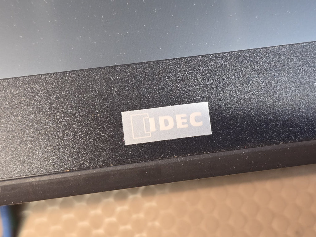 Idec HG4G-CJT22MF-B Touchscreen Operator Interface 24Vdc 27W Class2 *Light Use*