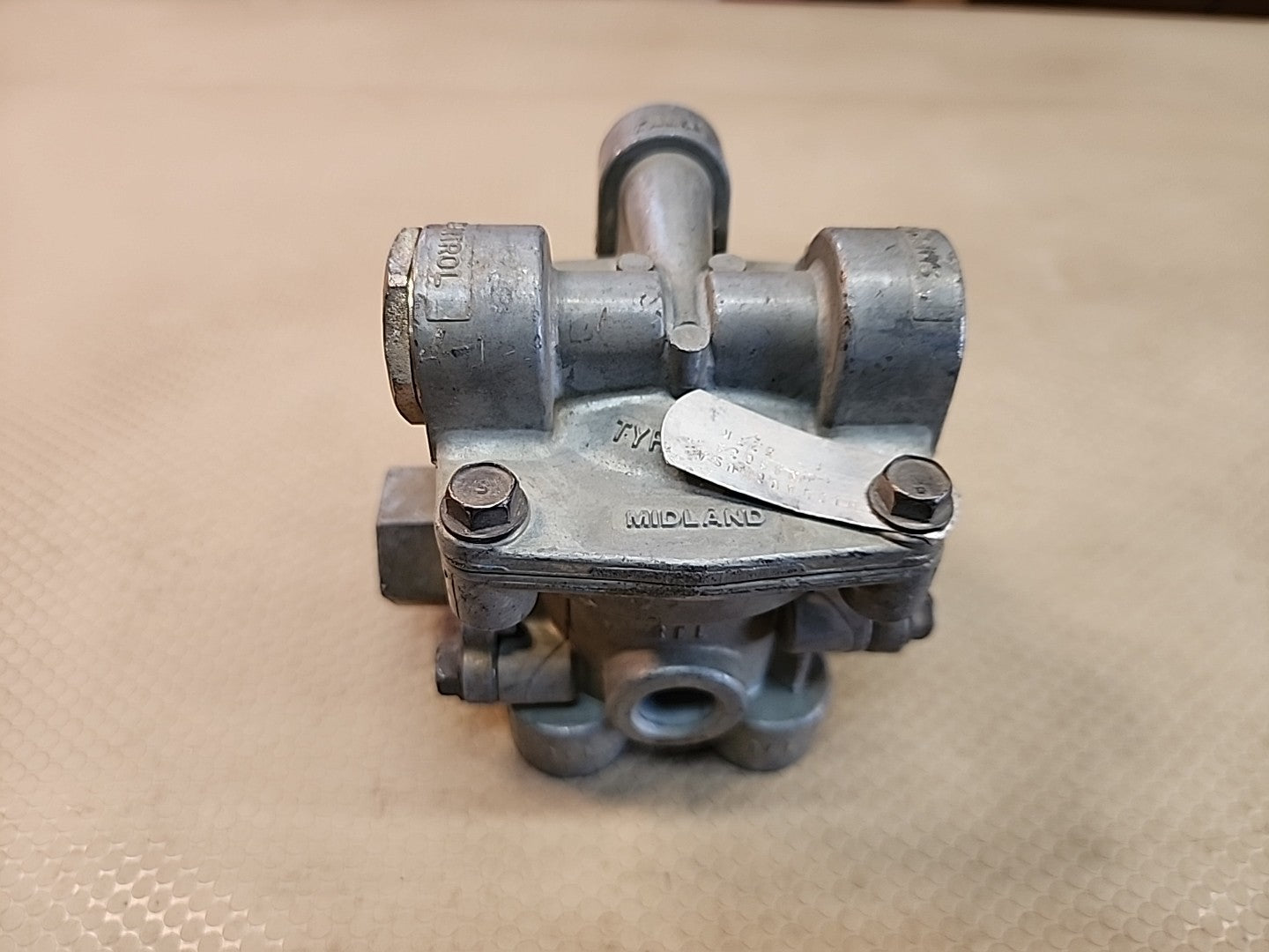 AIR PRESSURE RELAY VALVE P/N N4302A, N4305A, NSN 2530-01-289-1013 Midland