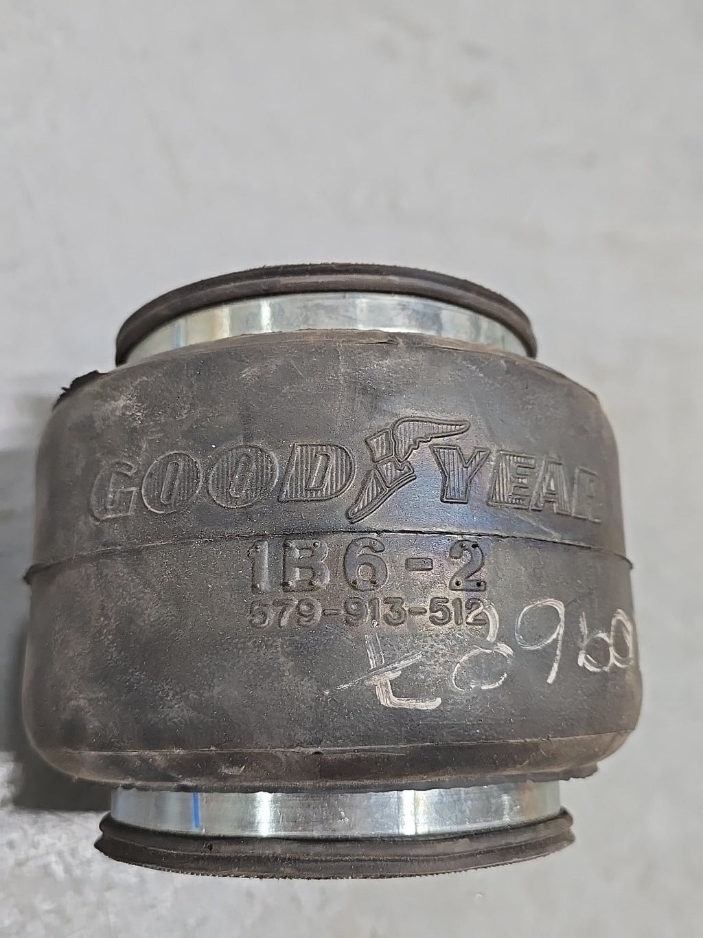 GoodYear 1B6-535 Super Cushion Air Springs 579-912-535-00000 NEW GENUINE 