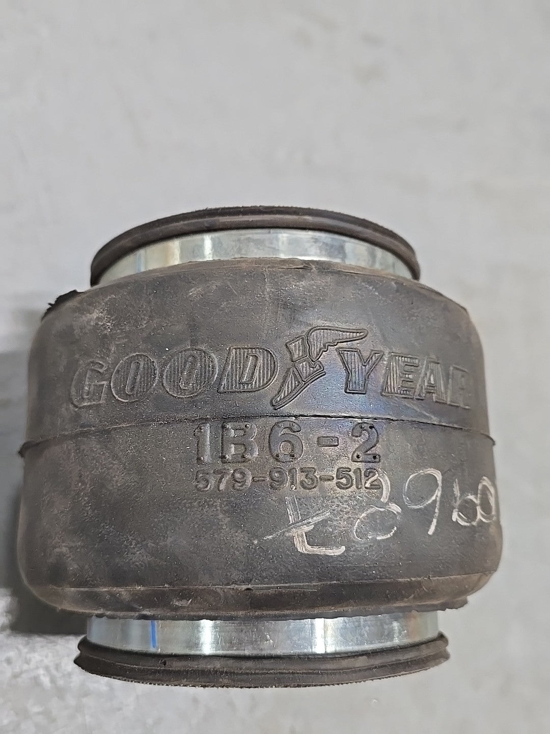 GoodYear 1B6-535 Super Cushion Air Springs 579-912-535-00000 NEW GENUINE 