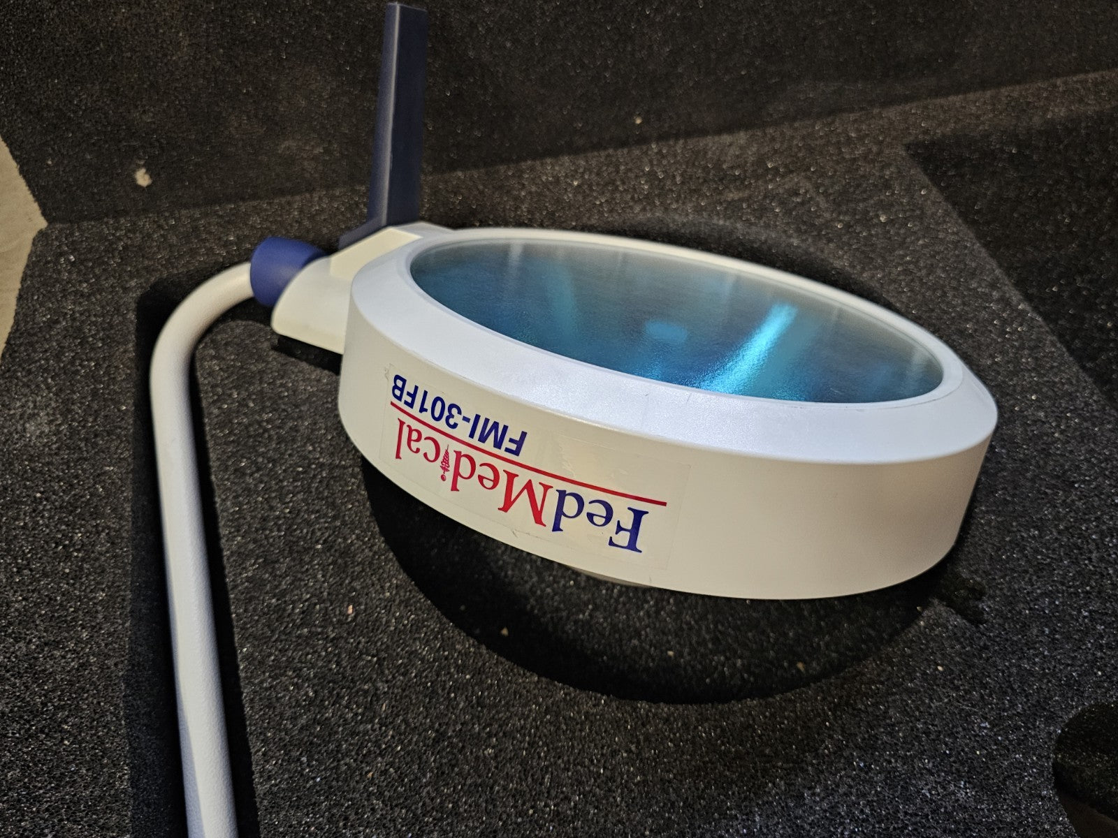 FEDMEDICAL FMI-301FB LIGHT SURGICAL FIELD FLOOR 
