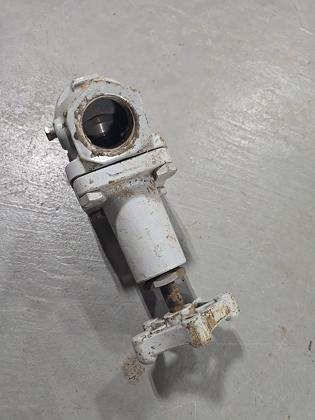 MEC - ME825-10 - Full Port 1-1\4" fpt Globe Valve - 400 wog - Double Stem Seal