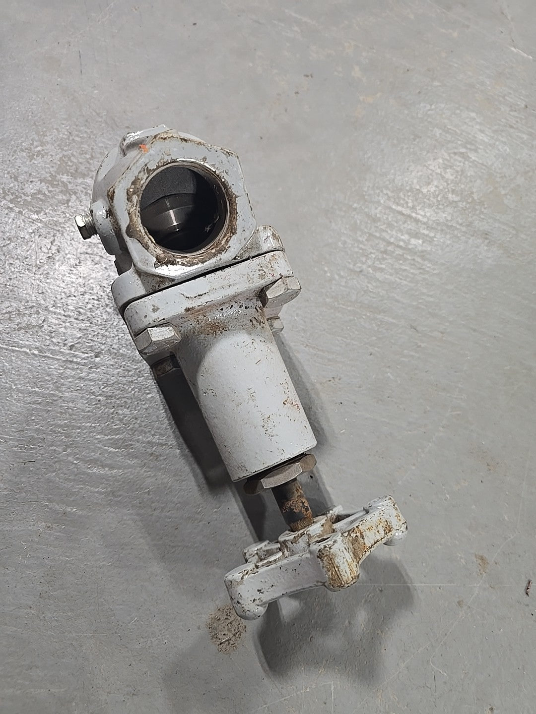 MEC - ME825-10 - Full Port 1-1\4" fpt Globe Valve - 400 wog - Double Stem Seal