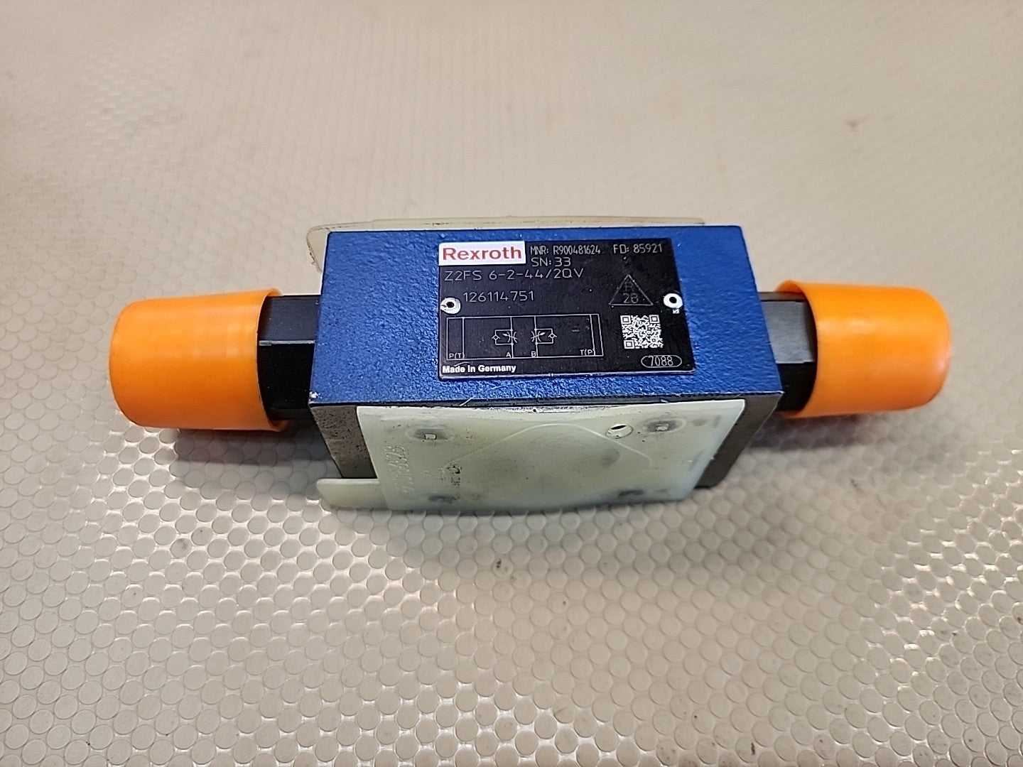 New Rexroth R900481624 Hydraulic Throttle Check Valve  Z2FS-6-2-44/2QV