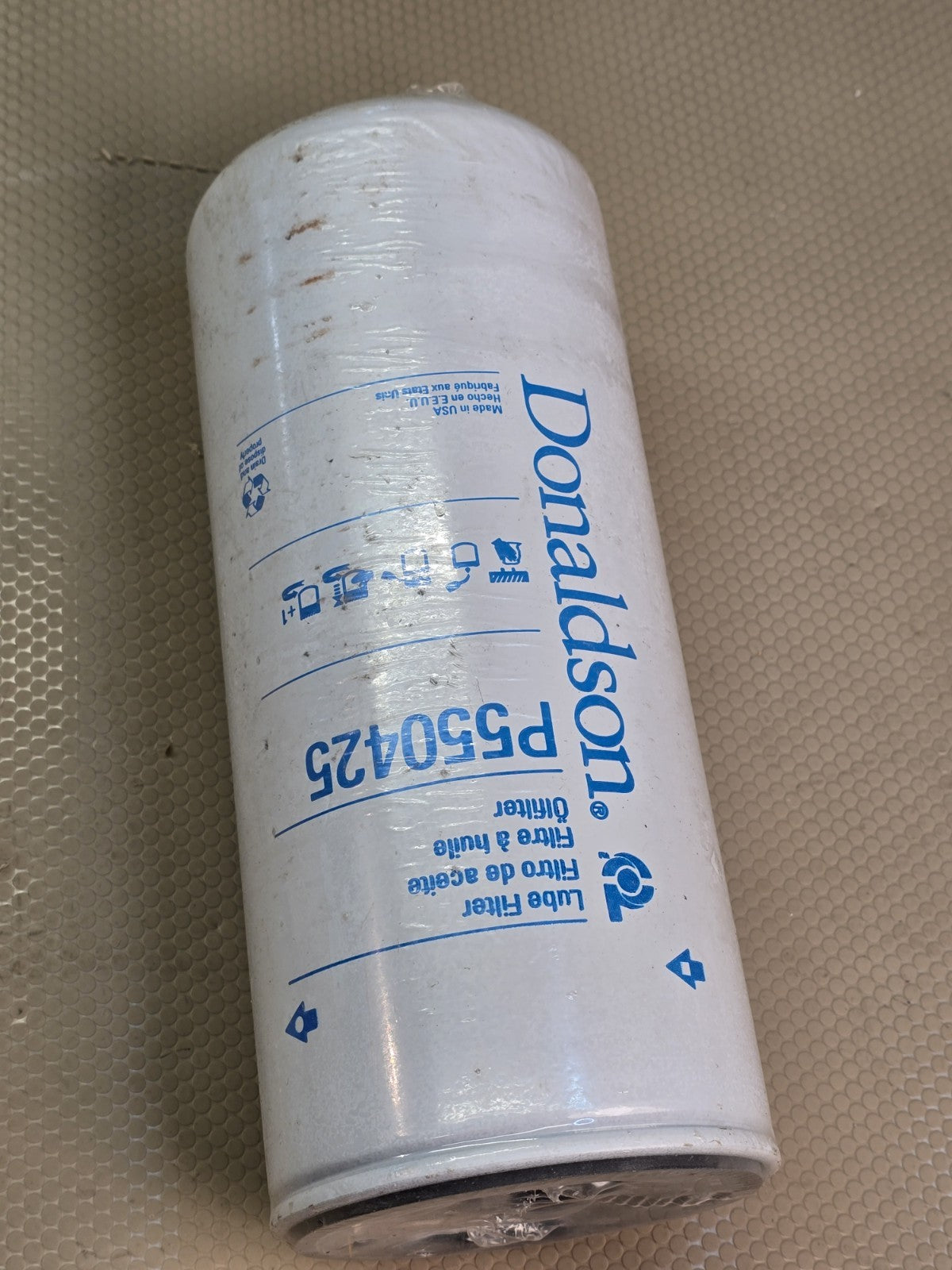 Genuine Donaldson P550425 Lube Spin-On Oil Filter Volvo Mack Hitachi
