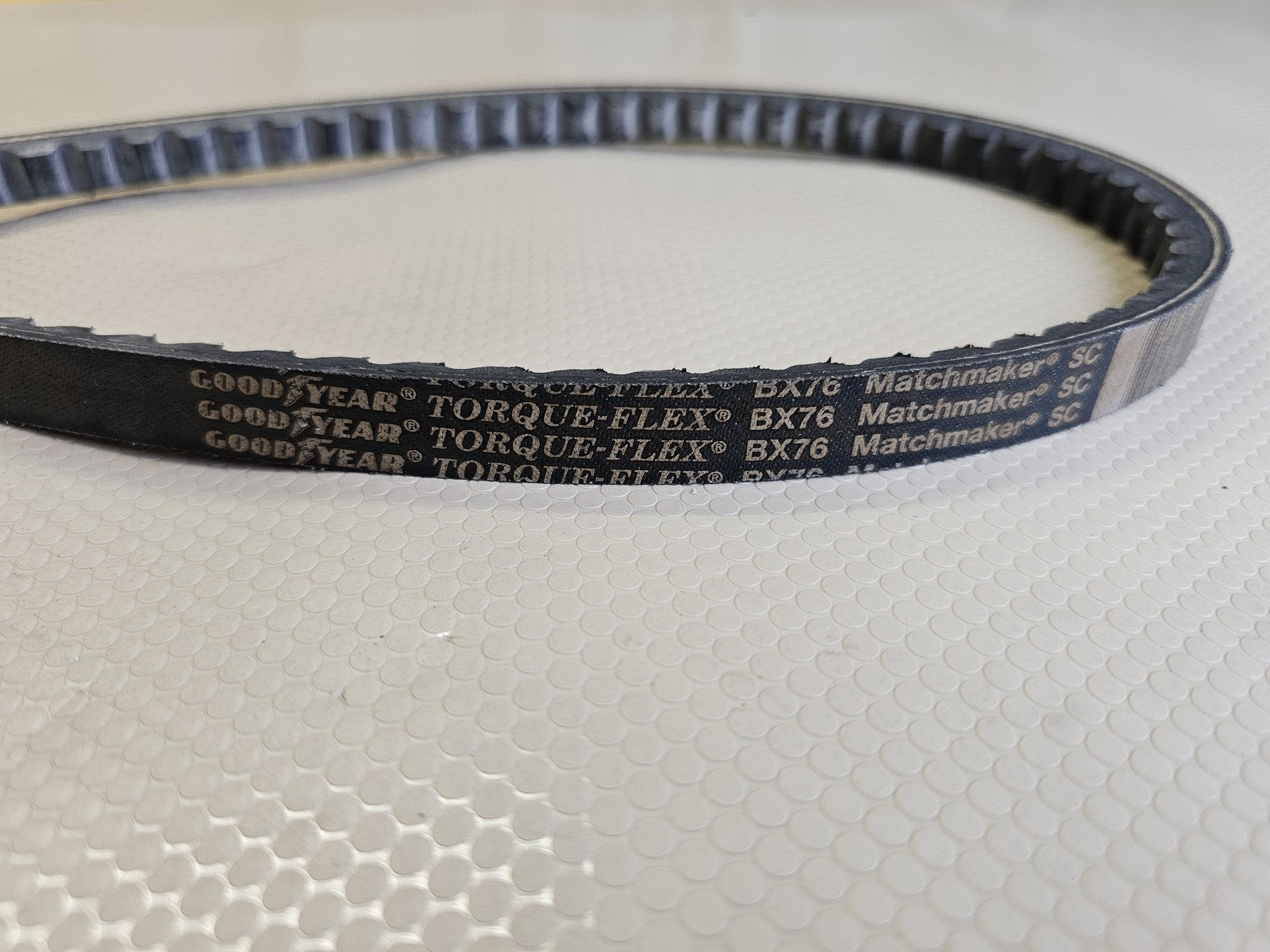 GOODYEAR BX76 V-Belt Torque-Flex Matchmaker SC New