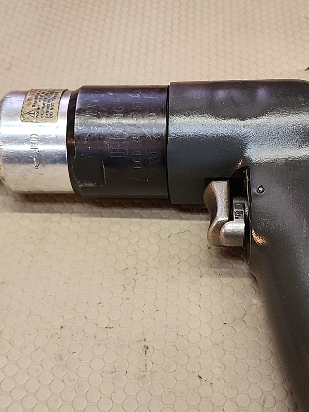 INGERSOLL RAND 41PP25TSQ4 1/4″ Bit Holder 2500 RPM Pistol Grip Handle Air Driver