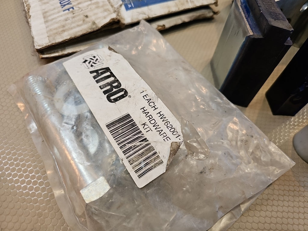 NEW ATRO KT59-62001 HW Motor Mount Kit, Rear (Set of 2) KW T600 *INCOMPLETE*