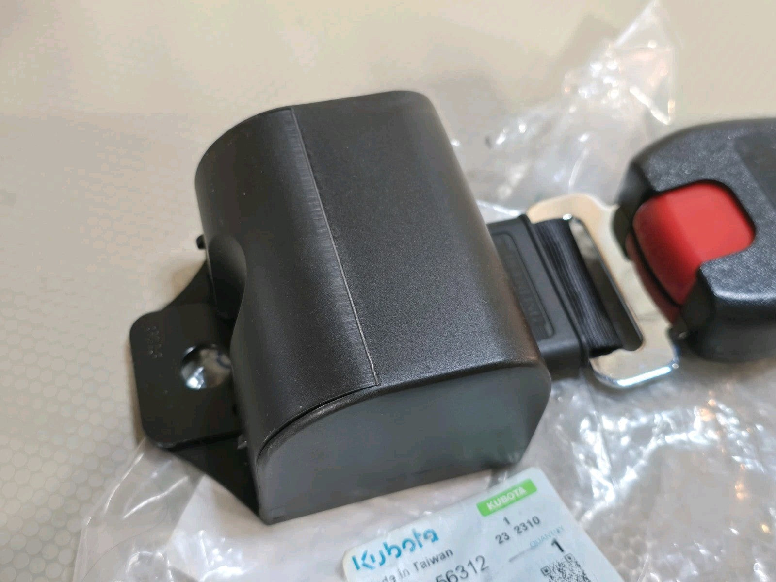 NEW Genuine OEM Kubota Seat Belt Assembly K7591-56312