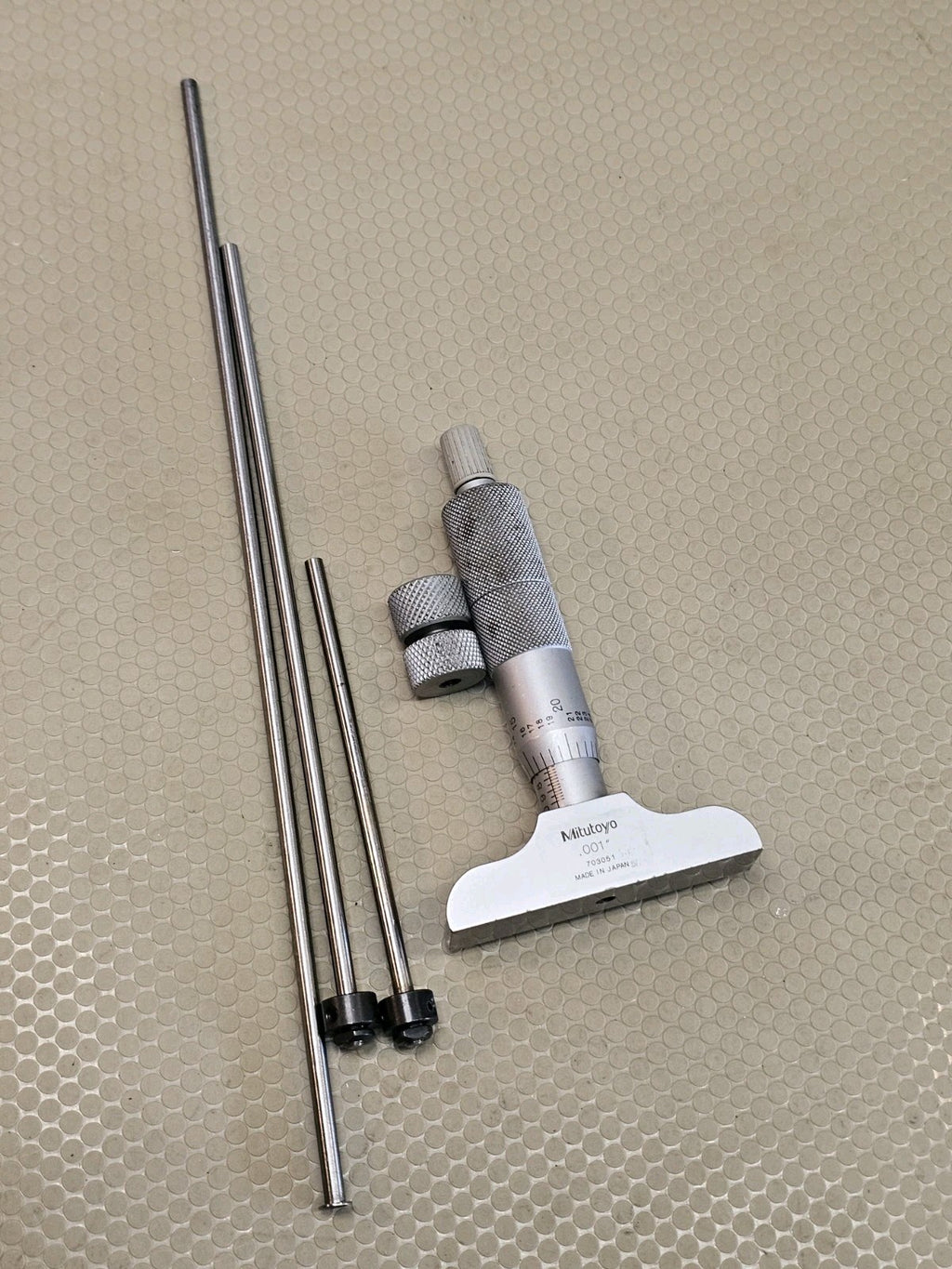 MITUTOYO DEPTH MICROMETER 129-131 2.5 Inch Base with 3 rods MADE IN JAPAN