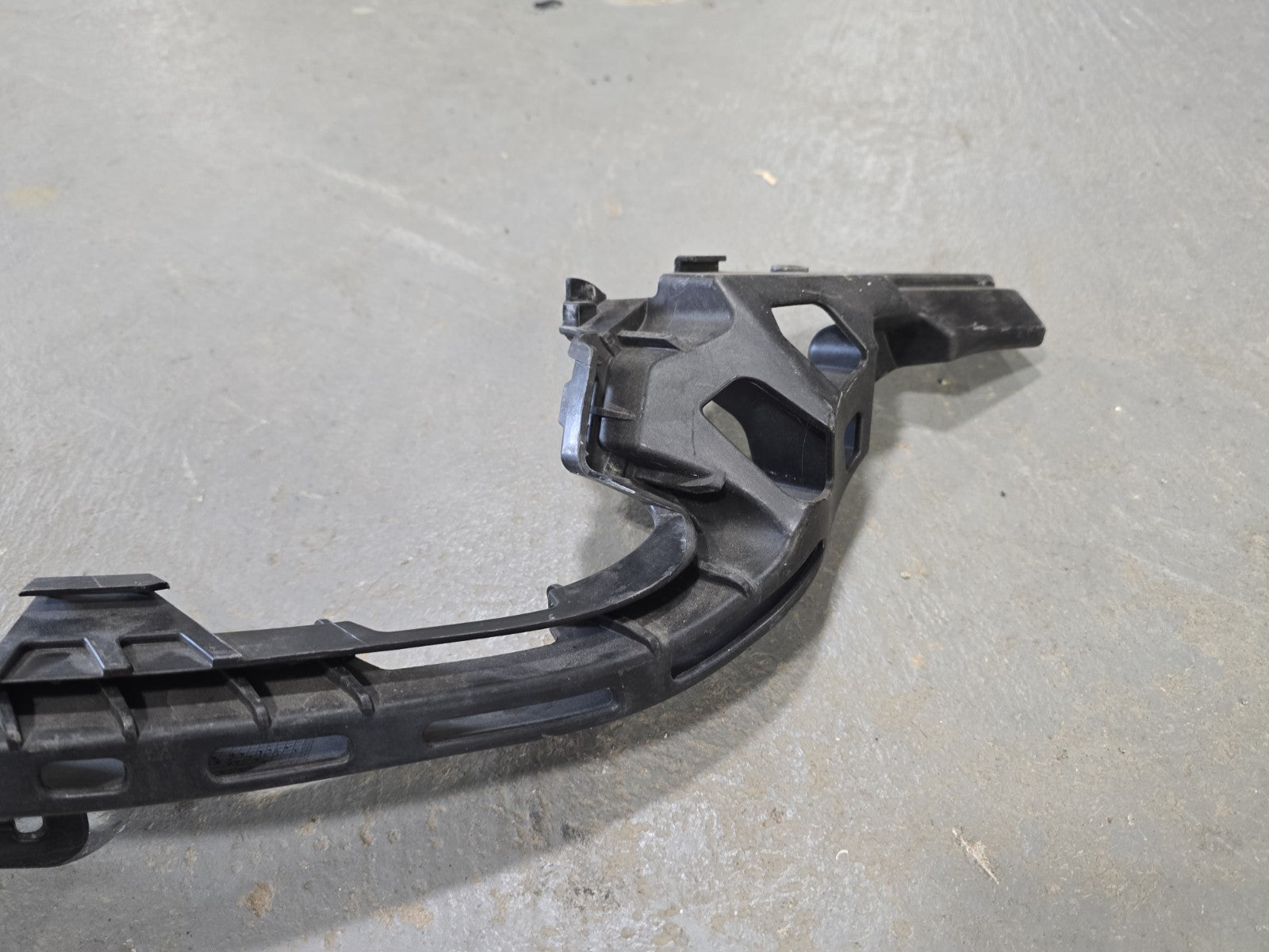 Genuine Porsche 991 GT3RS Rear Retaining Strip LH 99150583682 