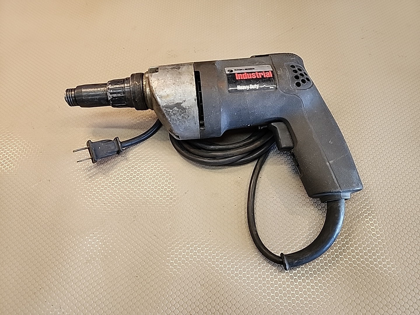 Black & Decker 2050 Type 103 VSR Drywall Scrugun Screwdriver 900 RPM 5.0A