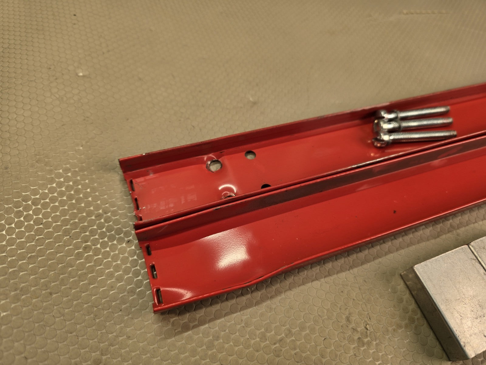 Snap-on Vintage KR-402A Tool Box Handle Roll Cab Handle Red Original End Caps