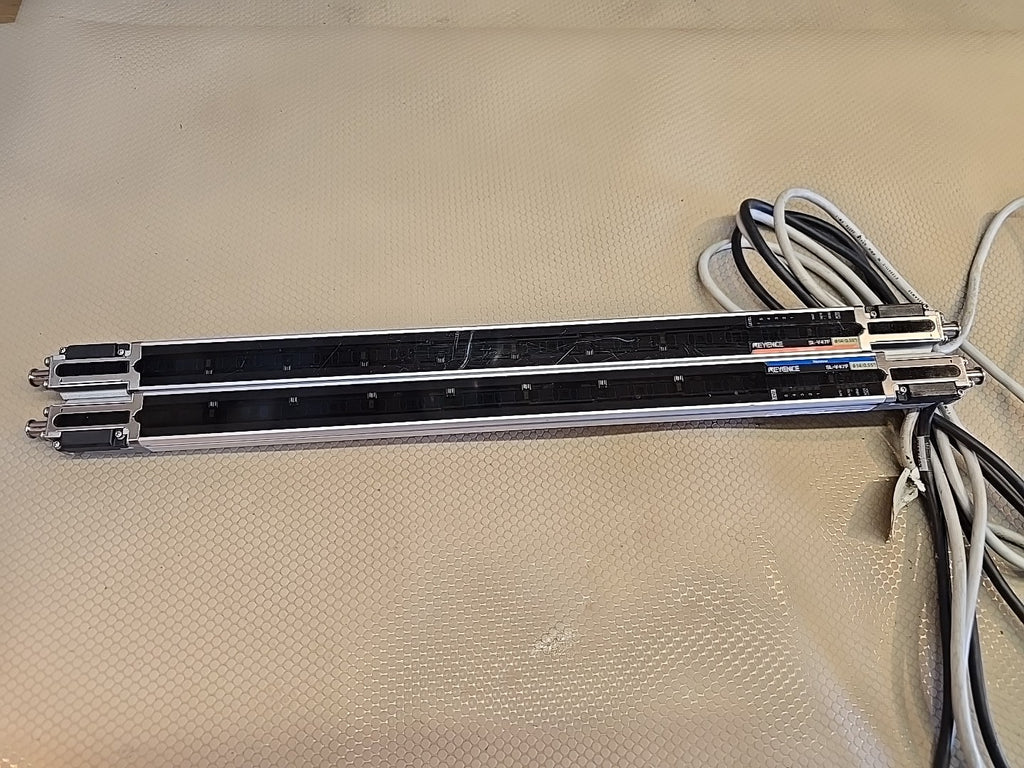 Keyence SL-V47F-T / SL-V47F-R Safety Light Curtain Transmitter & Receiver Set
