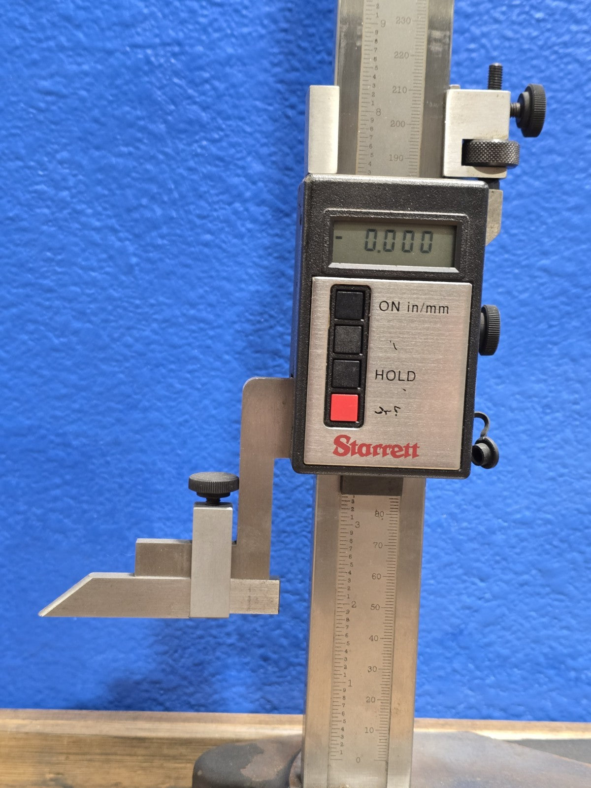 Starrett  Model No. 752-12/300  Electronic Height Gauge 12"/ 300mm