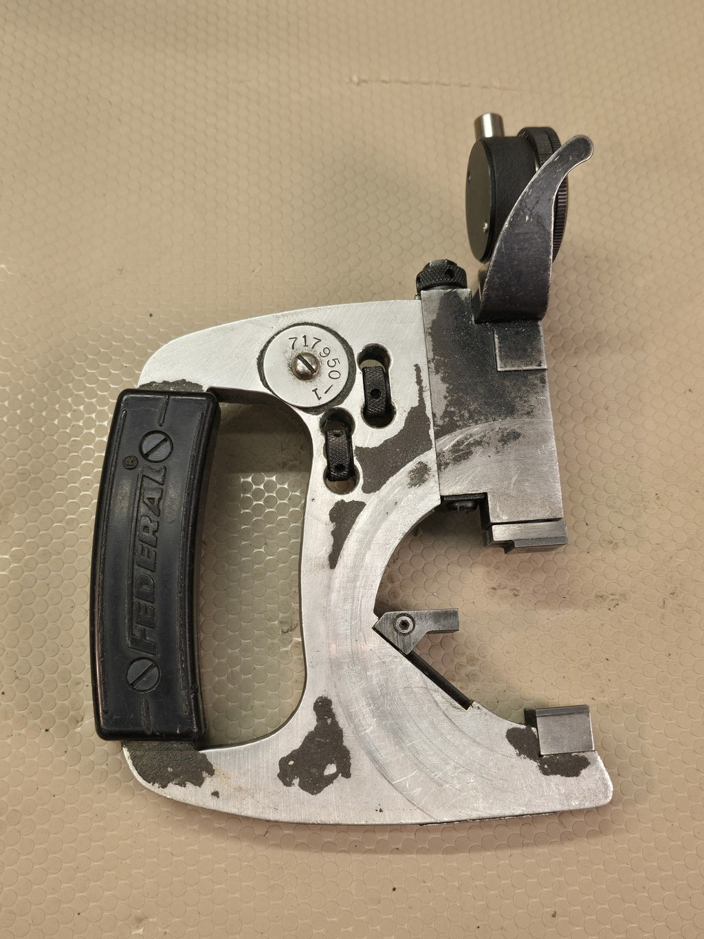 Federal 300P-2 Dial Snap Gage 1-2" Range .0001" w/ 121 Indicator Mahr