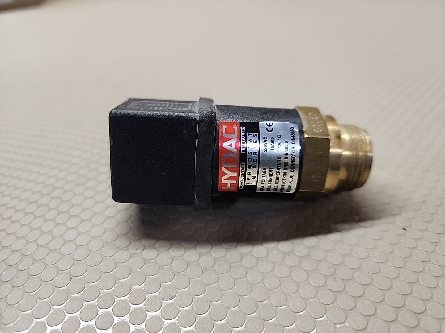 HYDAC Thermostat TM Series 220VAC 10Amps 120 Deg. IP65 NEW Mono tm45a3