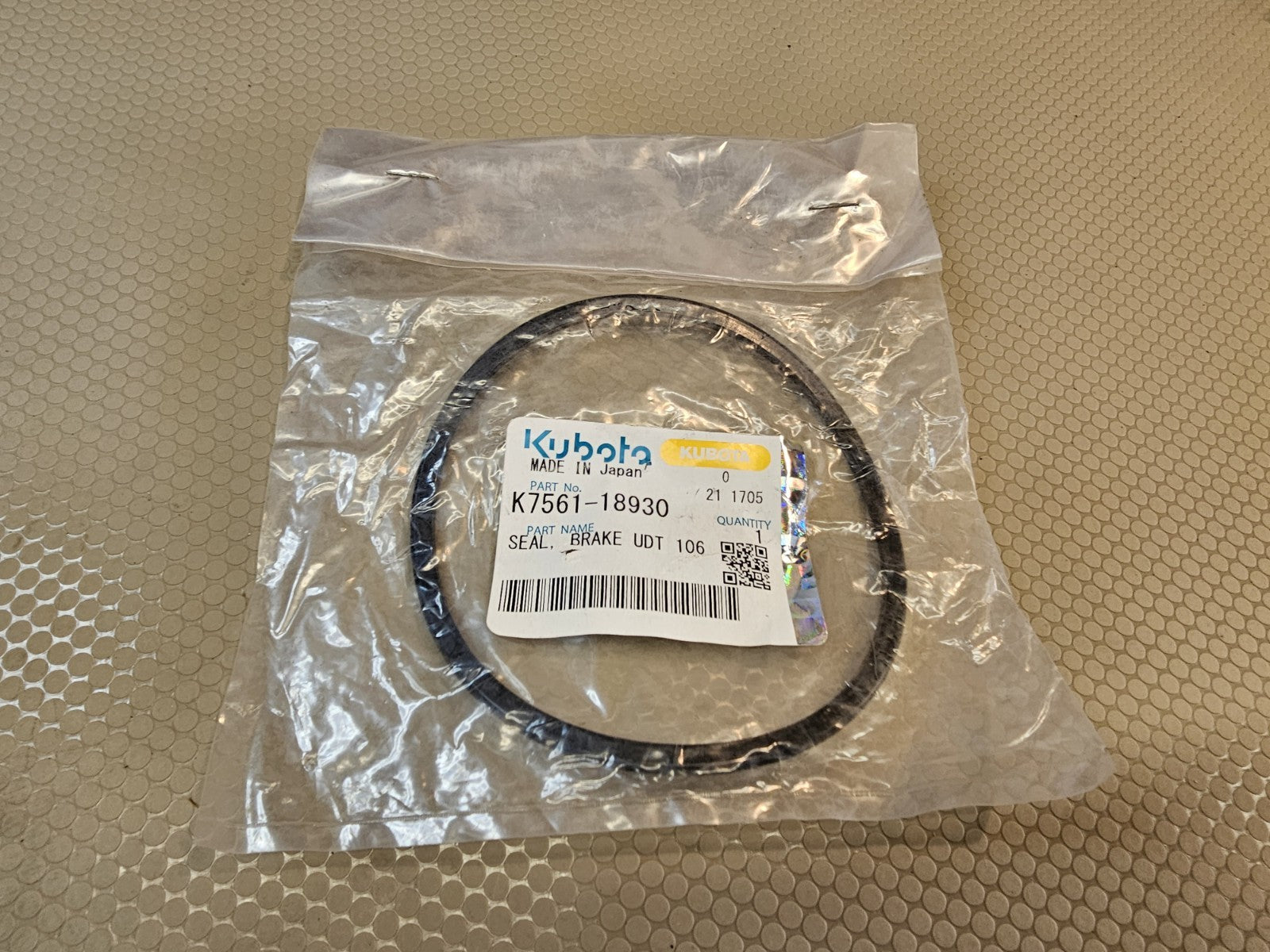 NEW OEM Kubota Brake Seal Part K7561-18930