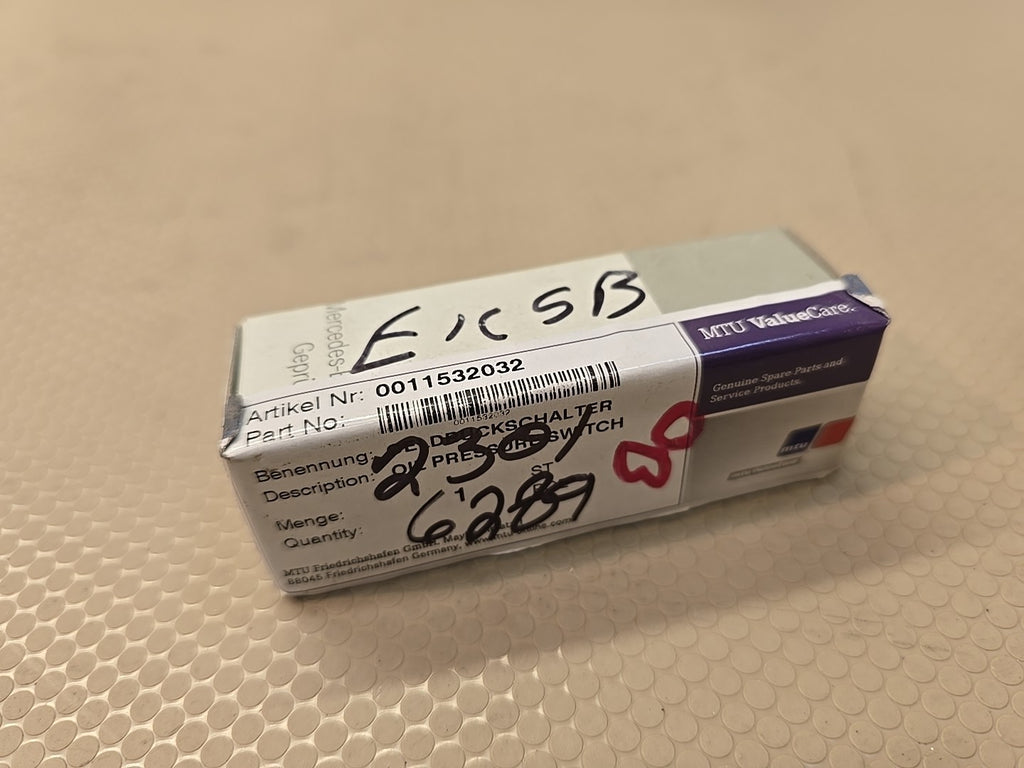 OEM Mercedes-Benz 0011532032 Engine Oil Pressure Switch Sensor New