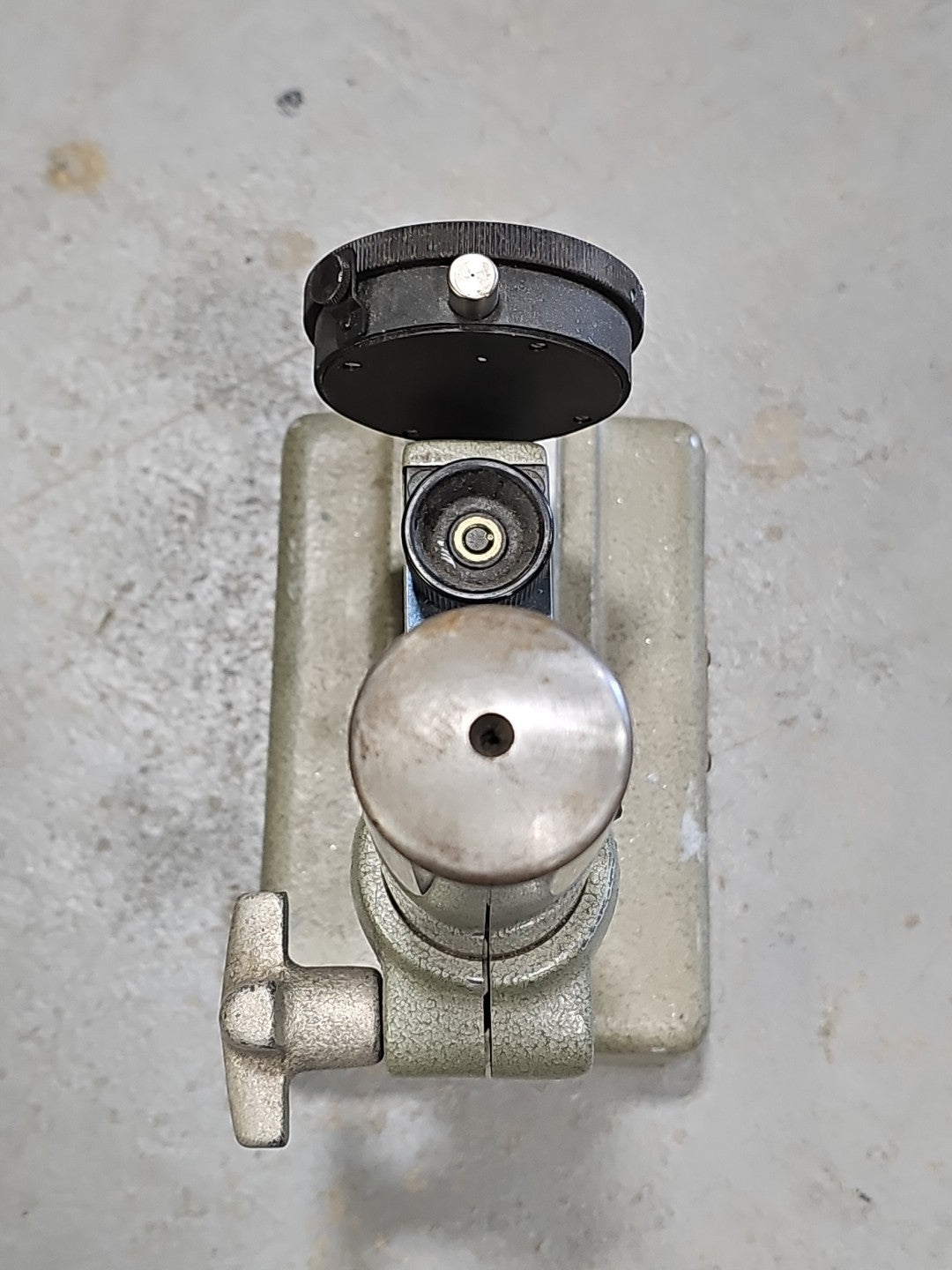 FEDERAL D6K DIAL MICROMETER 0.0005" ON CARY No 10151 STAND