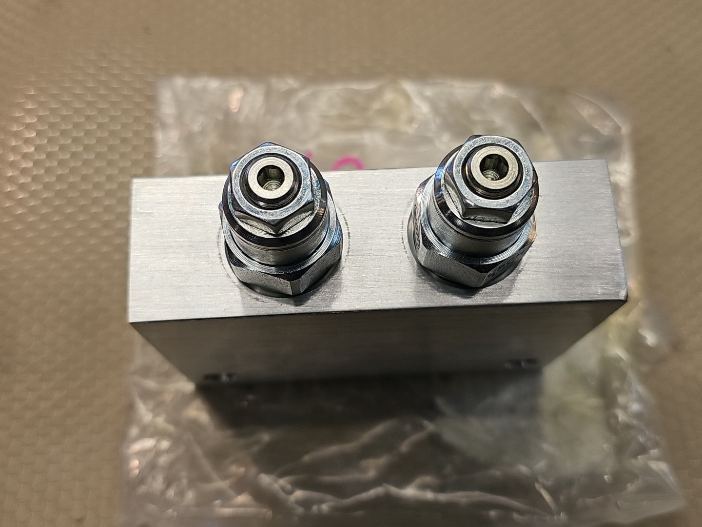 Sun Hydraulics YGJ 2JF3-AA Valve Block Assembly 
