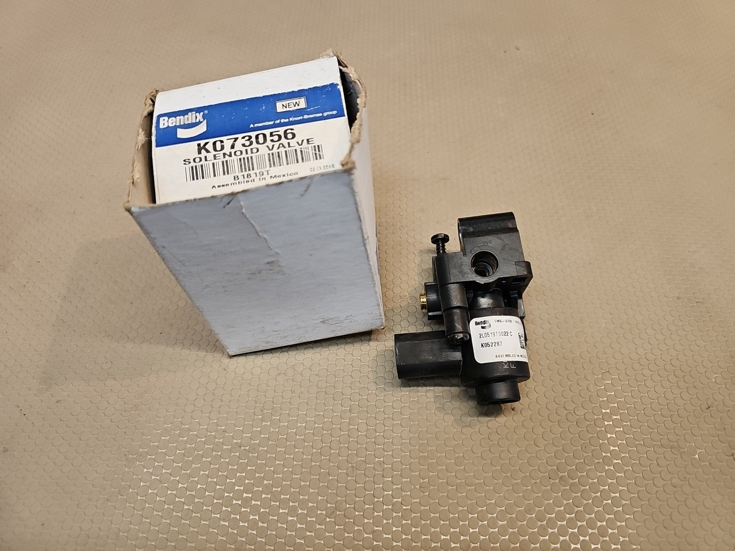 NEW BENDIX SMS-9700 SOLENOID ASSEMBLY - K073056