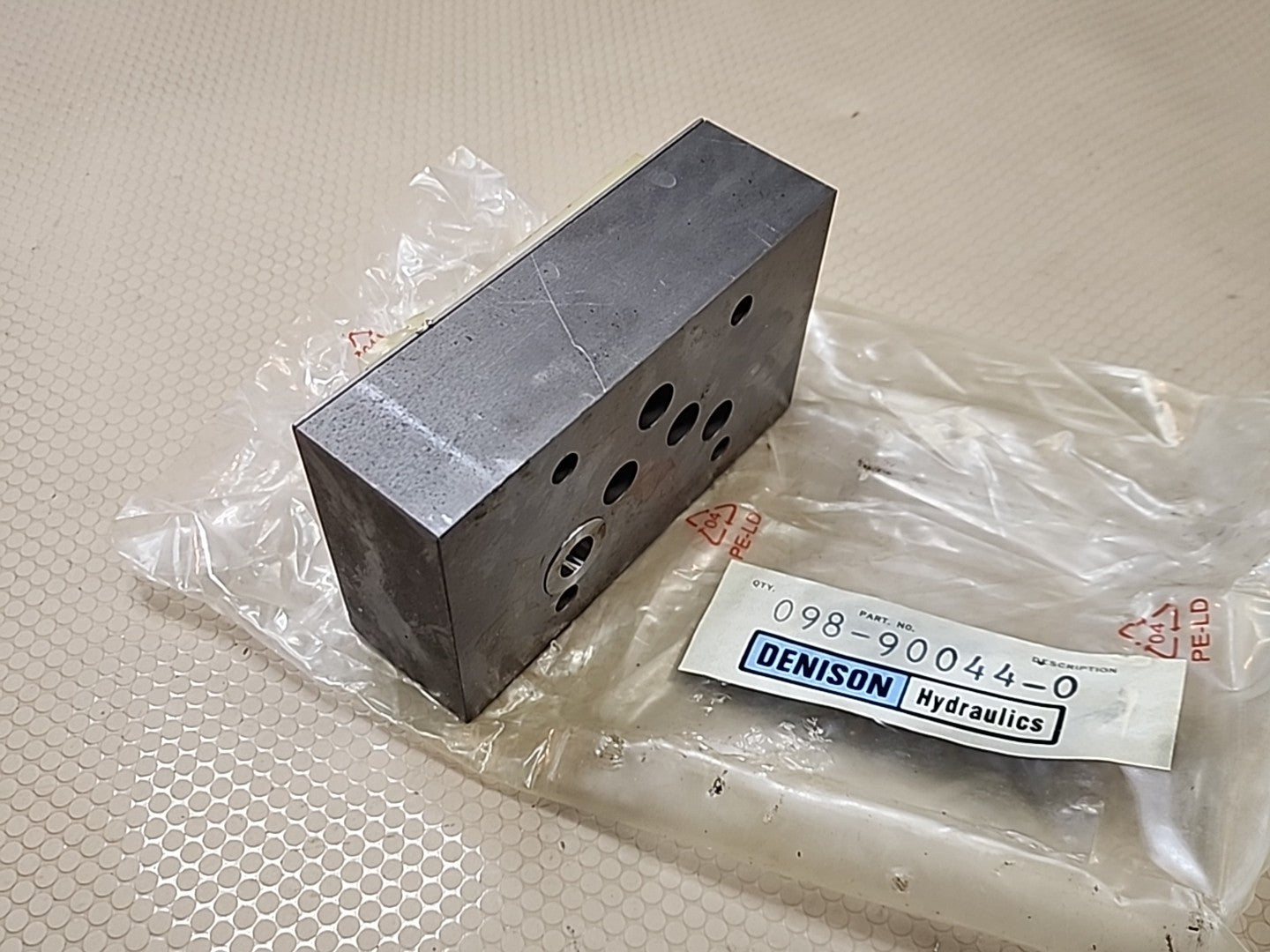 Denison Hydraulics Hydraulic Flow Control Valve ZRV-T-02 098-900440 Check Valve