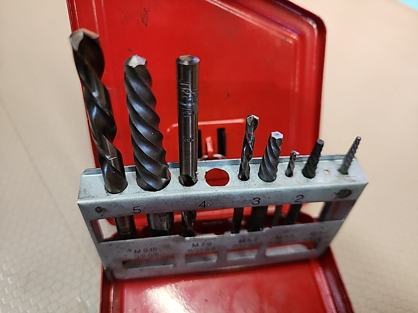 Mac Tools 6310LHDES Screw Extractor & Cobalt Case with some Drill Bits USA