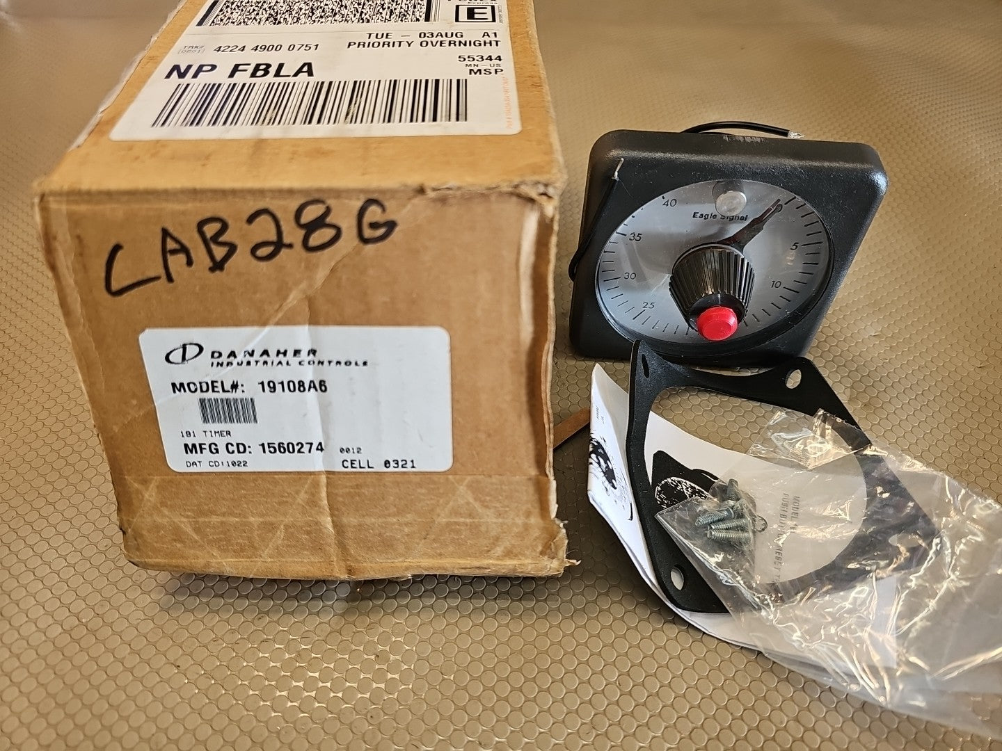 Pushbutton reset timer, 40min, 120V, 19108S0370A6, Eagle Signal, NOS