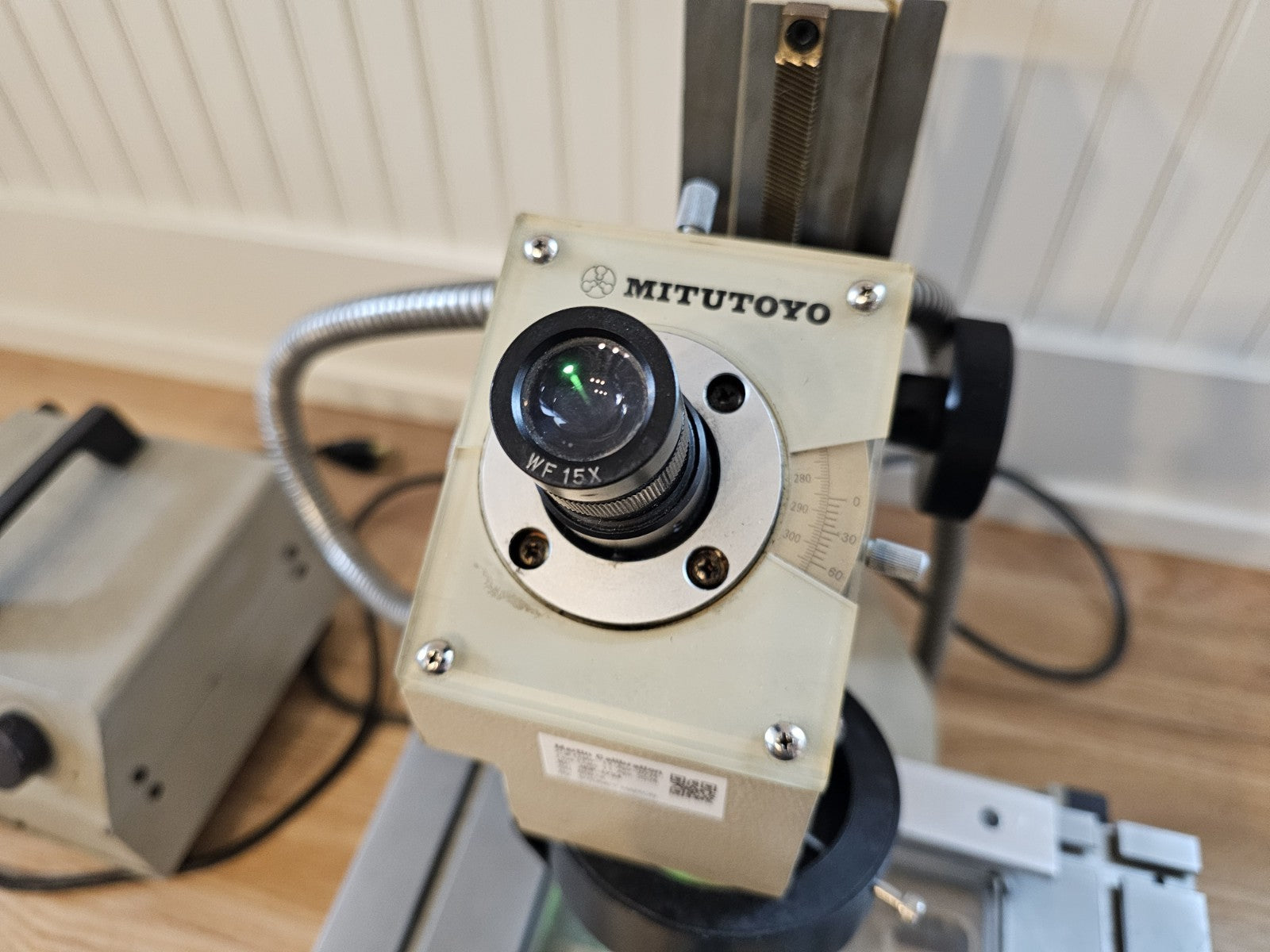 MITUTOYO TM-111 TOOLSMAKERS MICROSCOPE 50/60HZ 176-912 +IL410 Illumination CLEAN