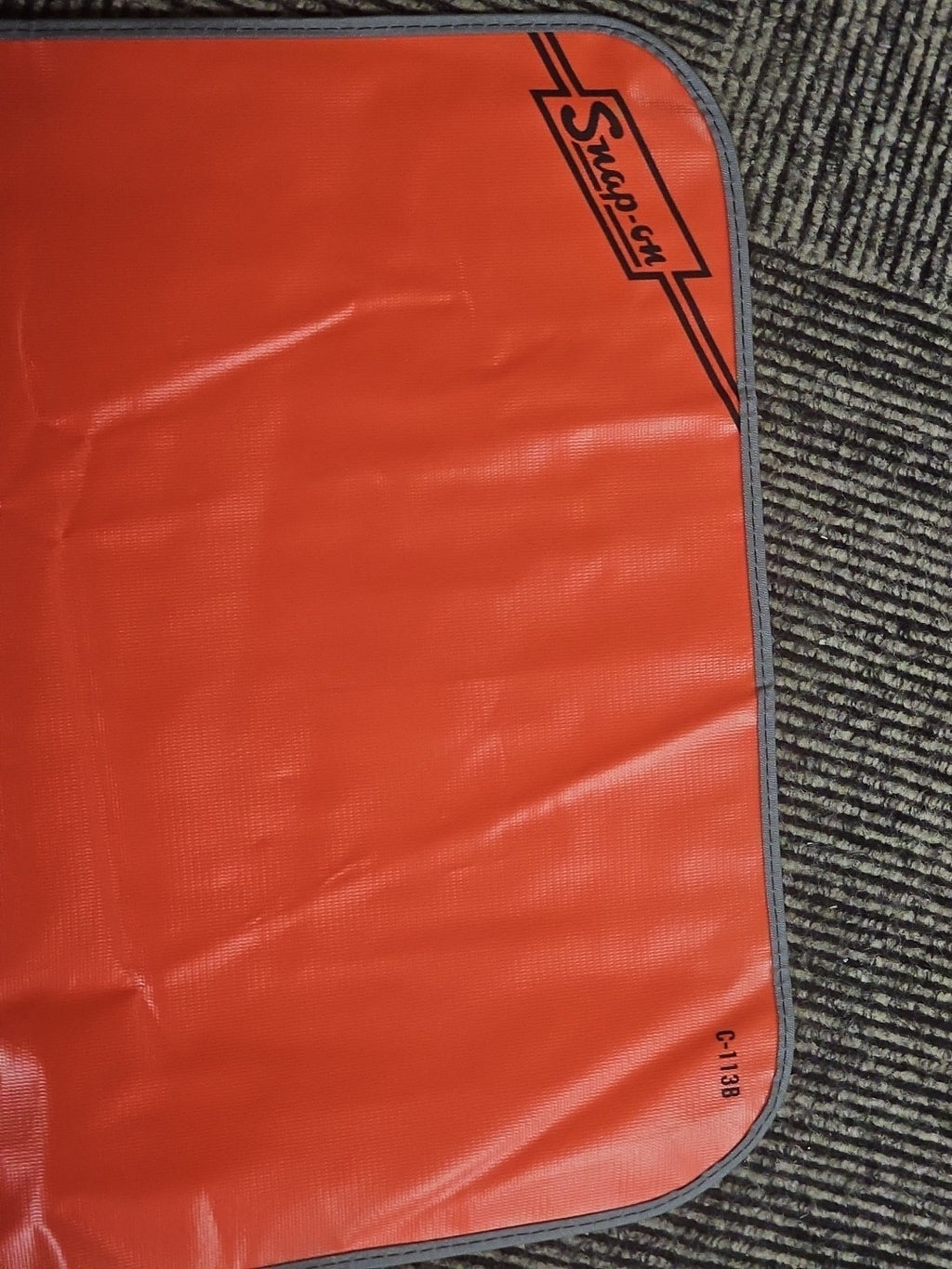 SNAP ON C113B RED KIT BAG POUCH ROLL 11 POCKETS- HAS 2" SLICE AT CREASE