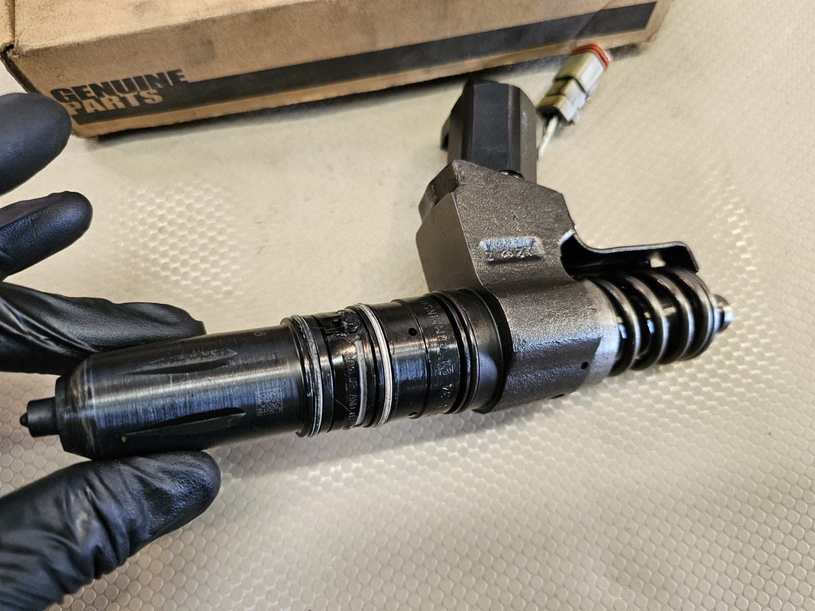 OEM Cummins 3652542RX Fuel Injector Cummins *Core* for Remanufacture
