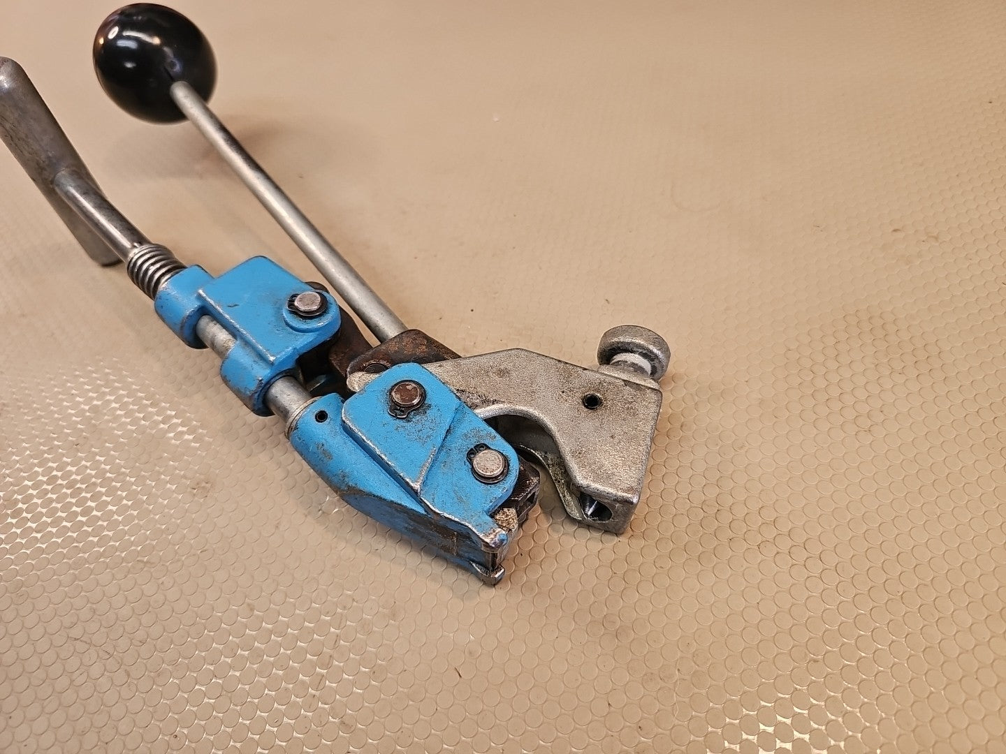 Band-it T274 Center Punch Banding Hand Tool