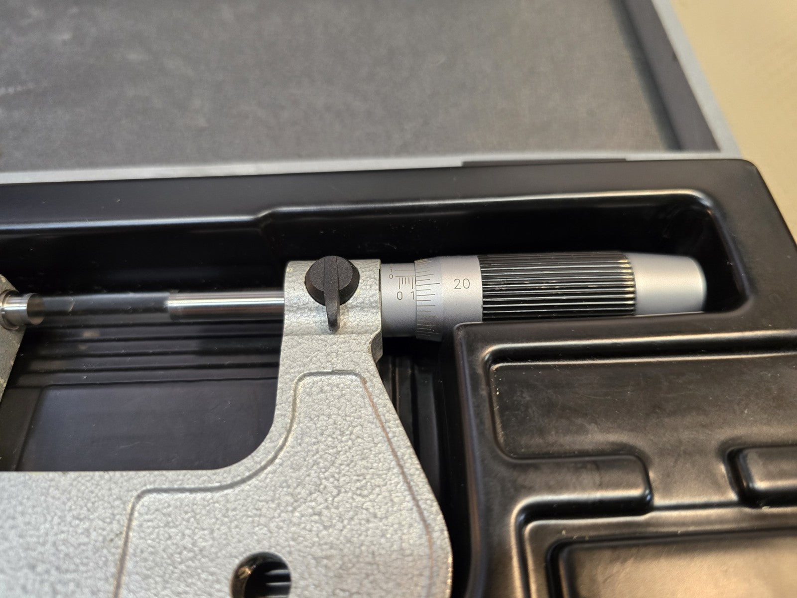 ETALON DIAL INDICATING MICROMETER 1-2" WITH CASE .0001" *GREAT CONDITION*