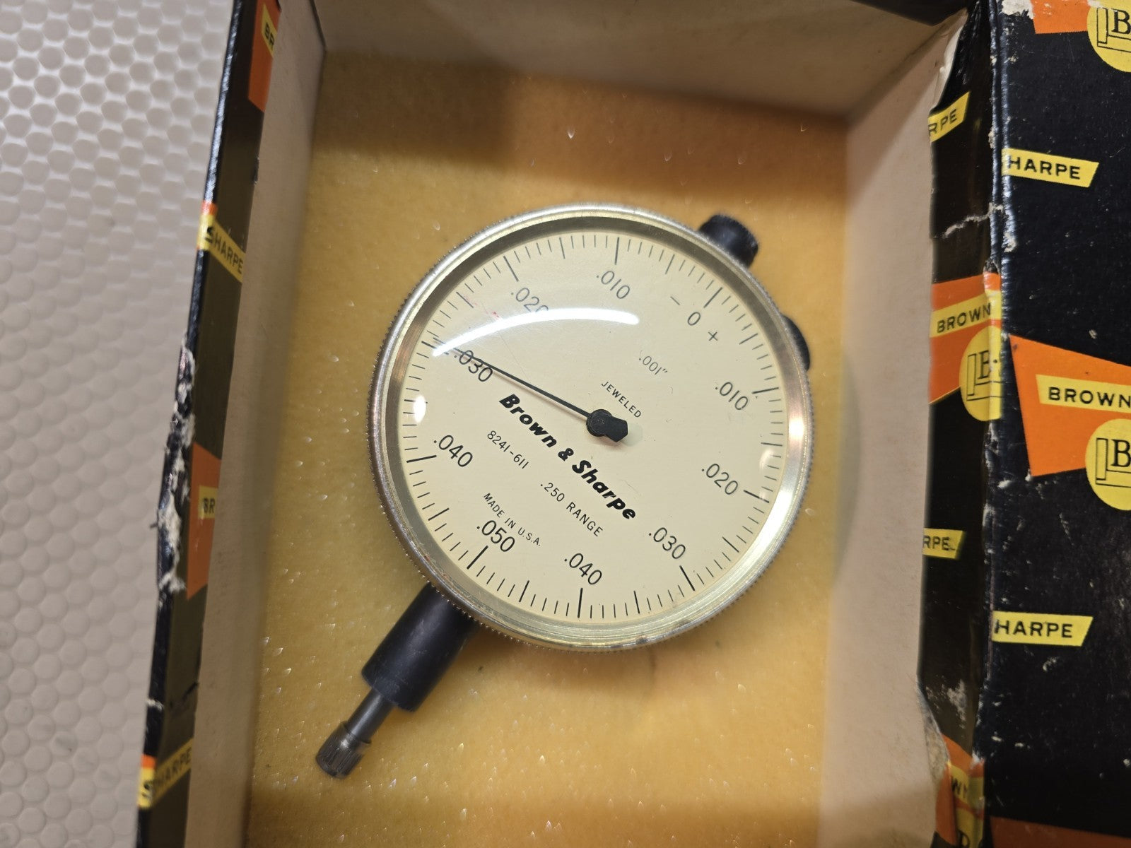 Brown & Sharpe Dial Indicator Jeweled 599-8241-611 .250" Range by .001" Box