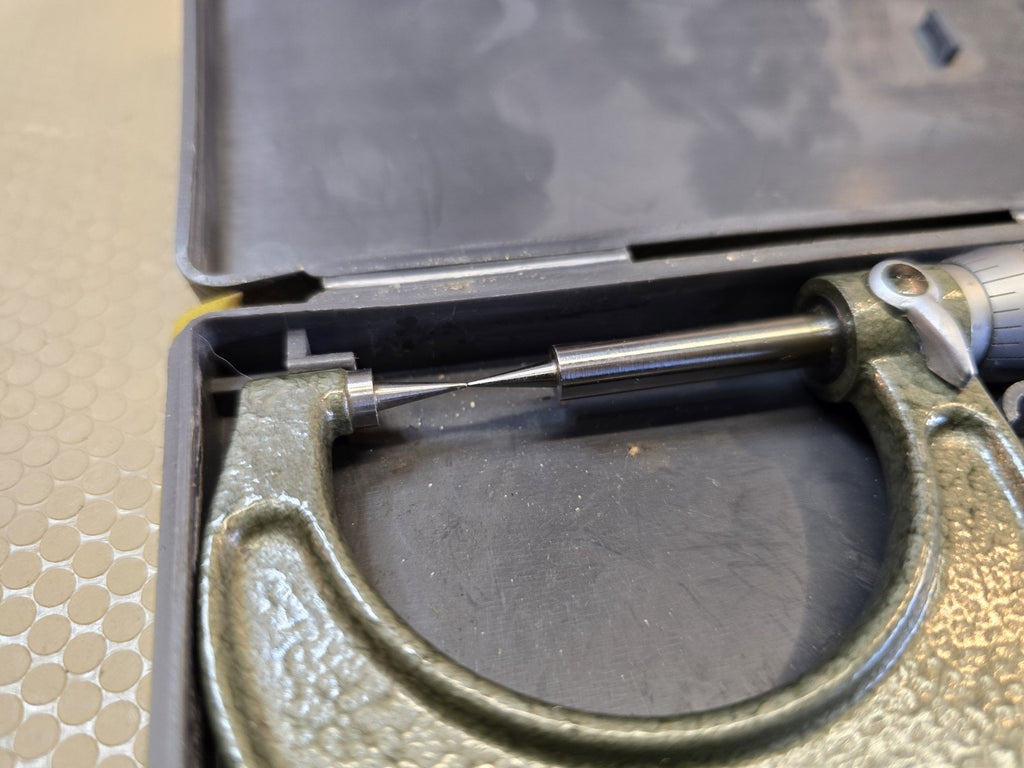 Mitutoyo 0-1" No. 112-177 15° Point Micrometer .001"