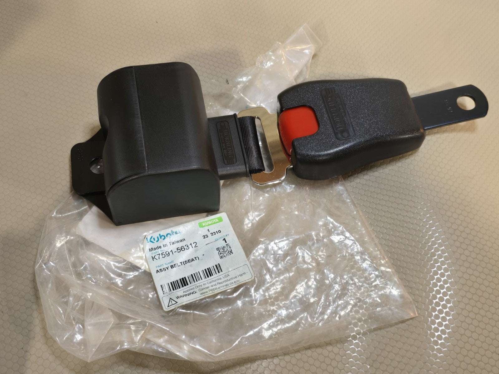 NEW Genuine OEM Kubota Seat Belt Assembly K7591-56312